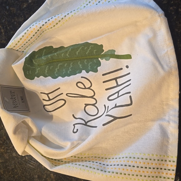 White and Green Kitchen Towel - Picture 4 of 5